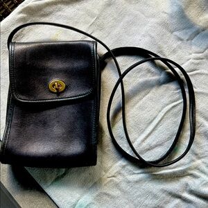 Unisex One Size Fits All Black Leather Crossbody Bag